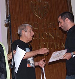 Fuera de liga, de Ian Padrón (Cuba) - Premio Cibervoto al Mejor Documental